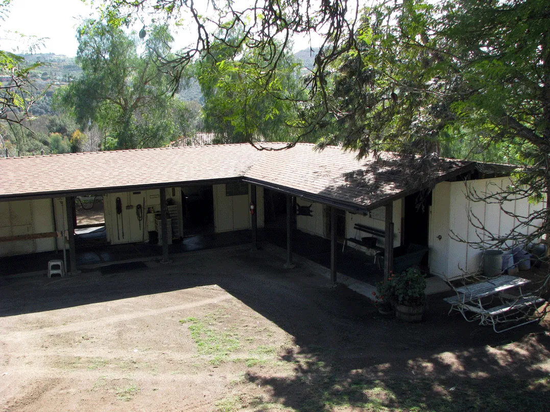Barn