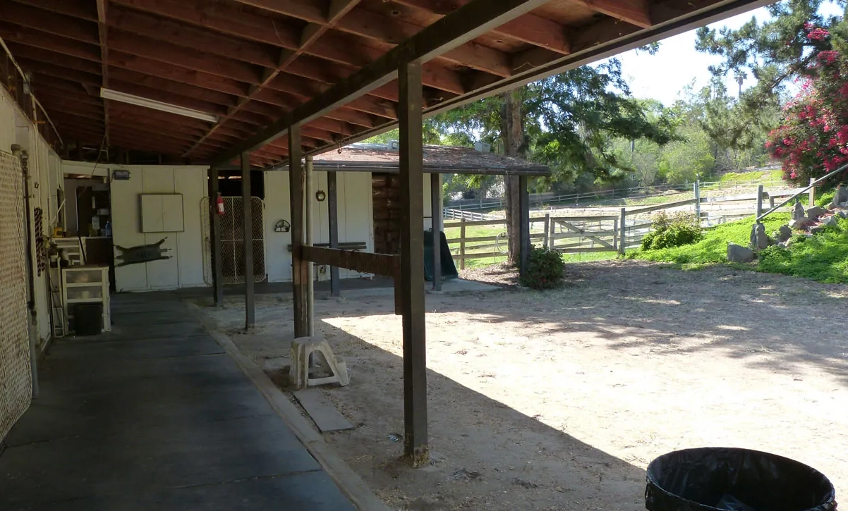 Barn Aisle & Courtyard